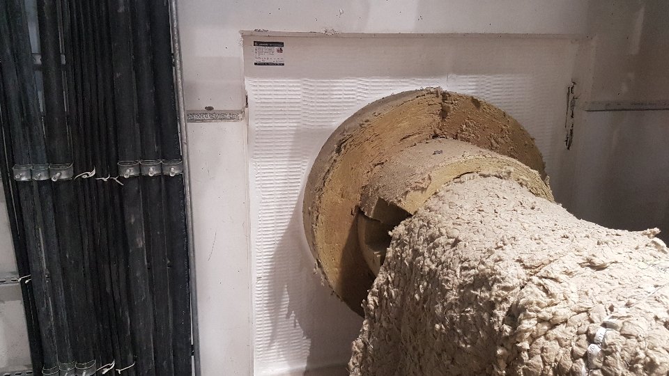 Pipe penetration firestop